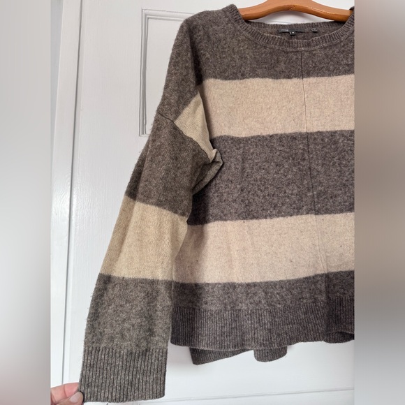 VINCE Brown & Cream scooped neck oversized wool sweater - Picture 3 of 6